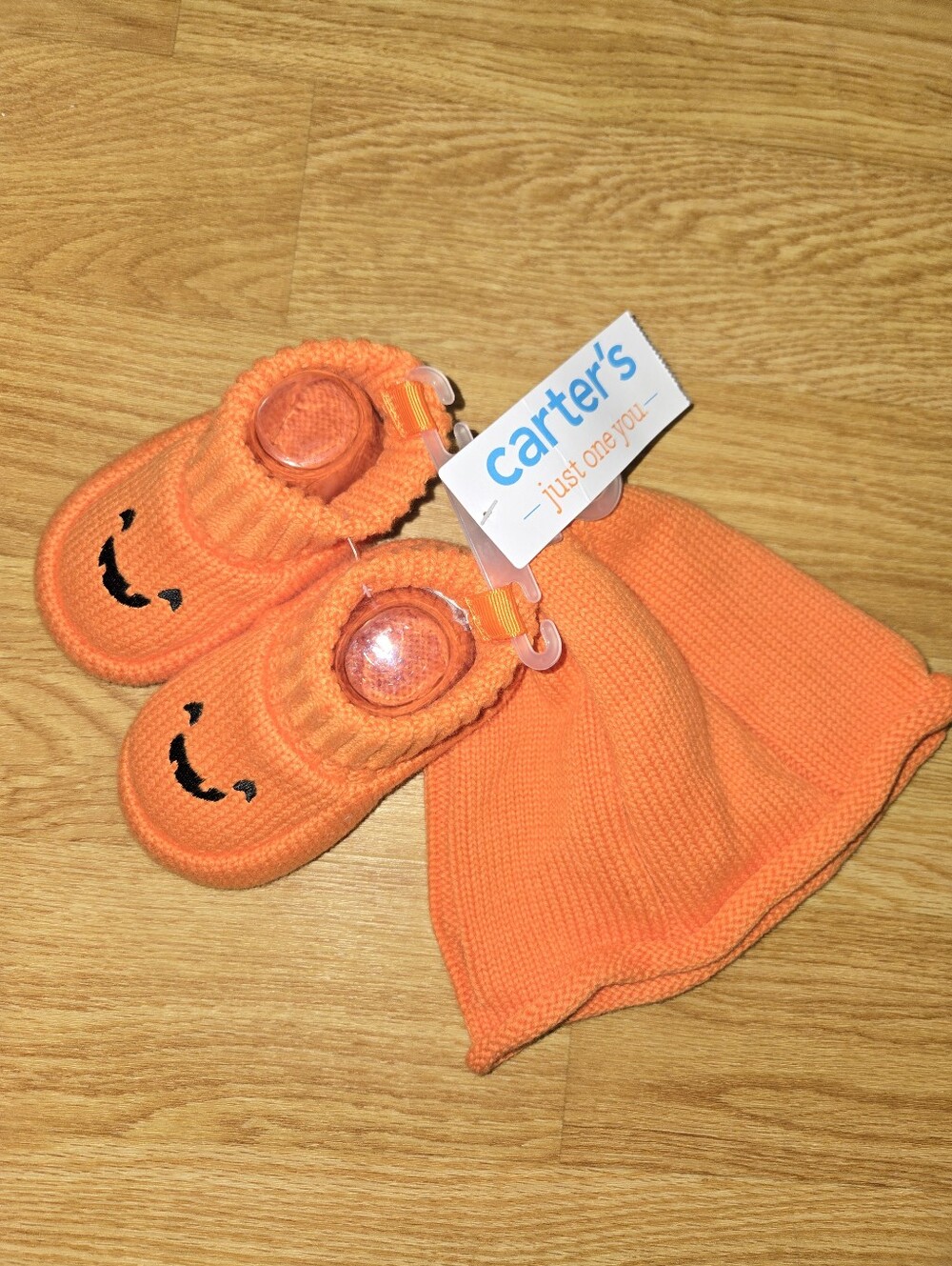 Carter's Baby Pumpkin Hat & Booties Set NWT Unisex